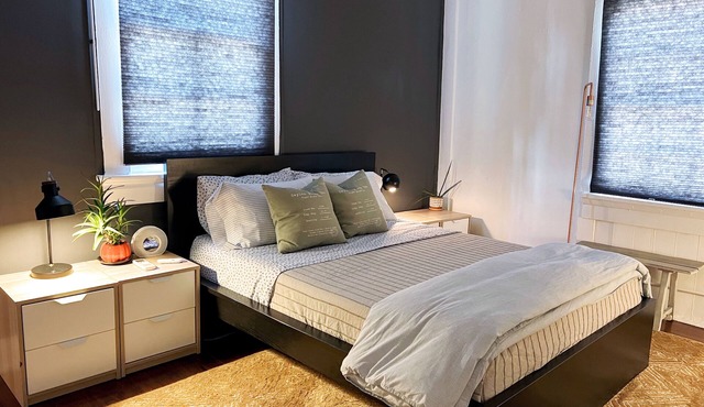 Charming Two Bedroom - A Short Walk to the French Quarter Ferry