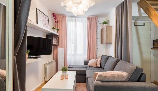 Charming two-bedroom duplex Saxe Gambetta
