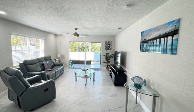 Charming Two bedroom house near Beaches and Tampa Bay attractions.