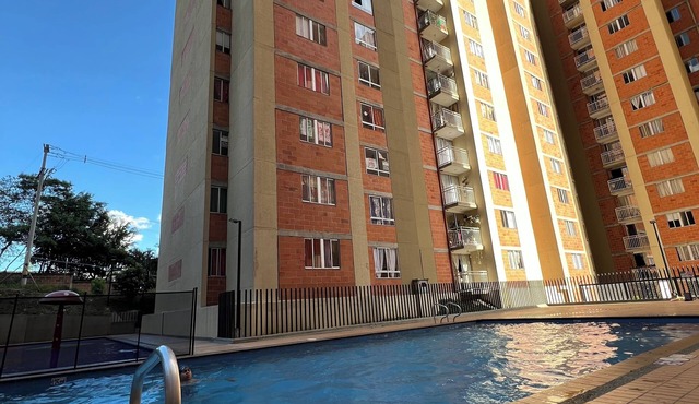 Charming two bedroom shared in lovely Bello with WiFi, 24 hr Security,Pool,Sauna