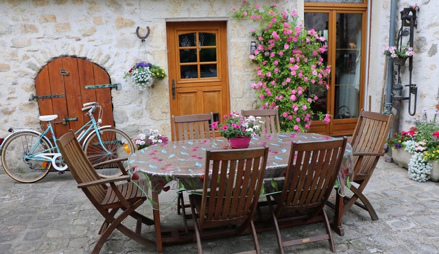 Charming vacation home near Fontainebleau, close to climbing areas