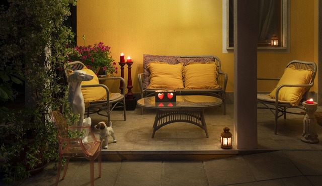 Charming Venetian style Villa with garden and patio, Free park and free Wi-Fi.