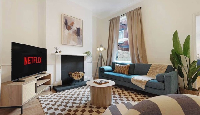 Charming Village Retreat | 4BR | Sleeps 8 | by Stay With Us
