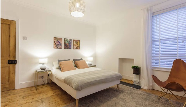 Charming Victorian Garden Apartment | Private Kitchen & Bathroom | King Bed