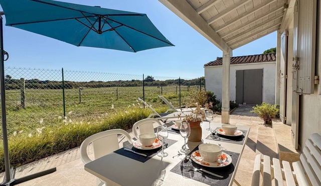 Charming villa facing the dune with yard - parking