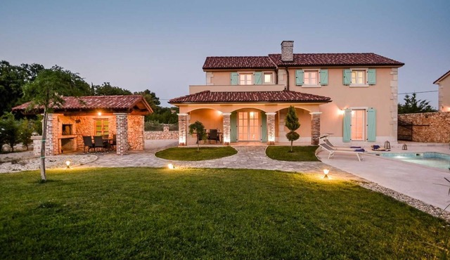 Charming Villa Beleca with private pool