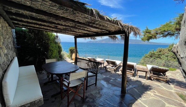 Charming villa by the sea