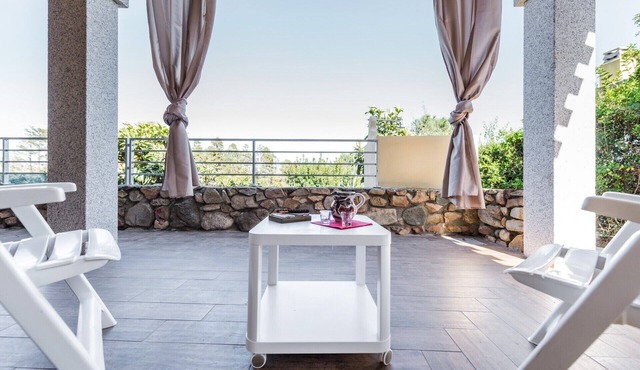 Charming Villa by the Sea - P5509