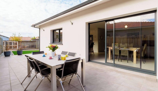Charming Villa in Biscarrosse with Garden, 3 Bedrooms, and Terrace - Perfect for 6 Guests