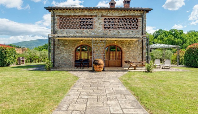 Charming Villa in Chianti with Spa, Pool, A/C, Wi-Fi,quiet location, romantic