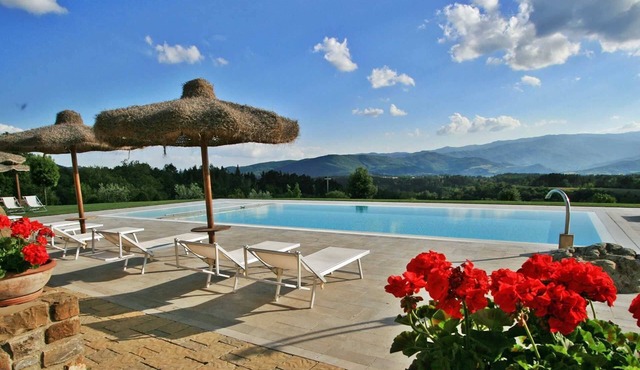 Charming villa in panoramic position w/private pool