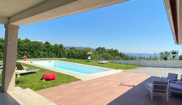 Charming Villa in São Miguel do Prado with Private Pool