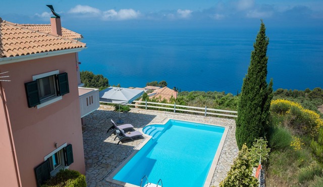 Charming villa, private pool, stunning seaviews/sunsets, walk to village-Melina