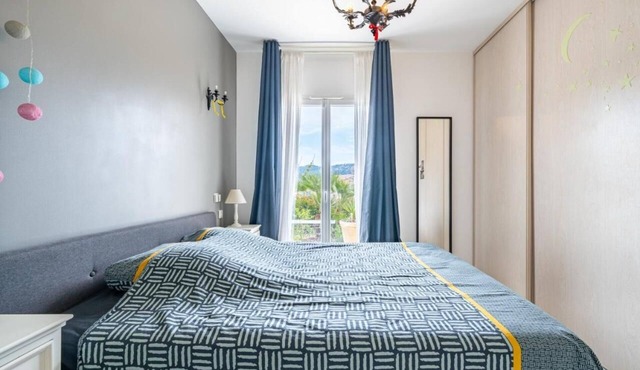 Charming villa, private pool, wood-burning oven, bbq, boule games and garden.