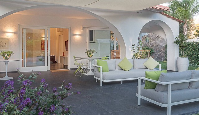 Charming villa surrounded by greenery- Ischia Porto
