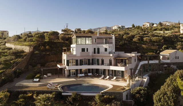 Charming Villa with fabulous sea views