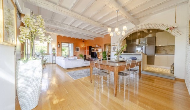 Charming Villa with swimming pool