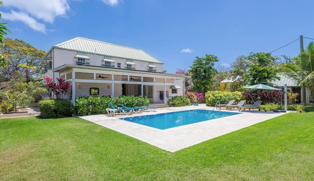 Charming Villa with Private Pool, Close to Beach - Rosedale