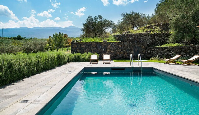 Charming villa with pool - DiCasaInSicilia