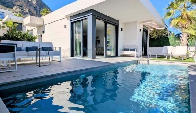 Charming Villa with Pool and Spectacular Views