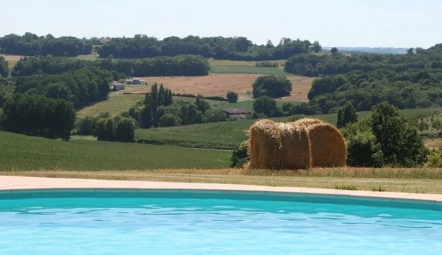 Charming villa with private pool and panoramic views – sleeps up to 12