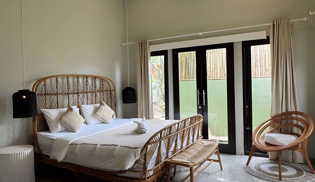 Charming Villa with Private Pool in Canggu Center