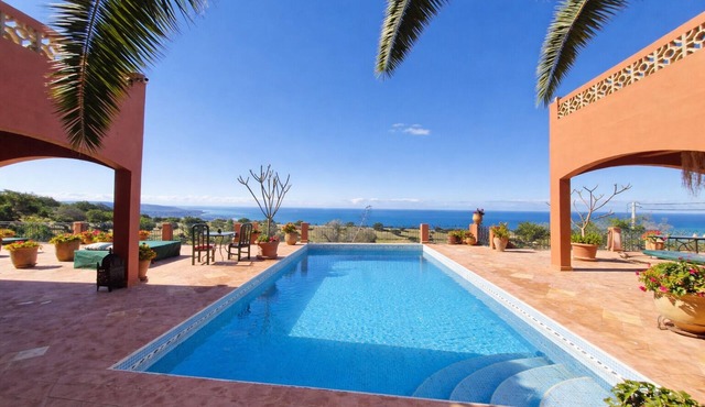 Charming villa with unique panorama