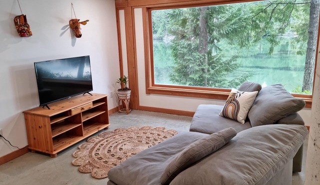 Charming waterfront Salt Spring Island B&B