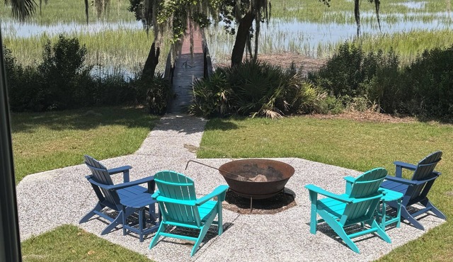 Charming waterfront 2 bed/2bath cottage with dock centrally located