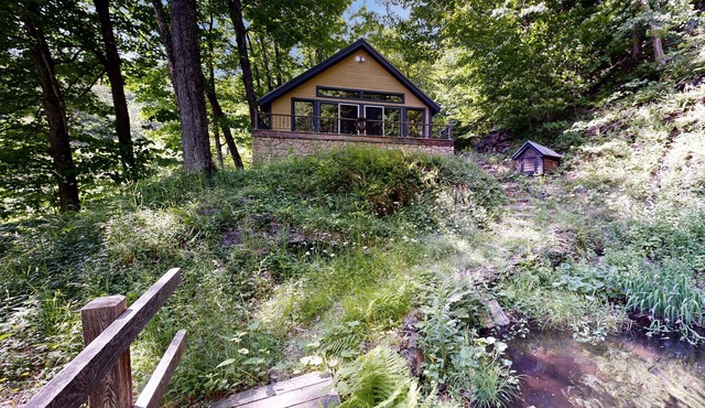 Charming waterfront 2BR house, private beach, waterfall, firepit, wifi, kayak