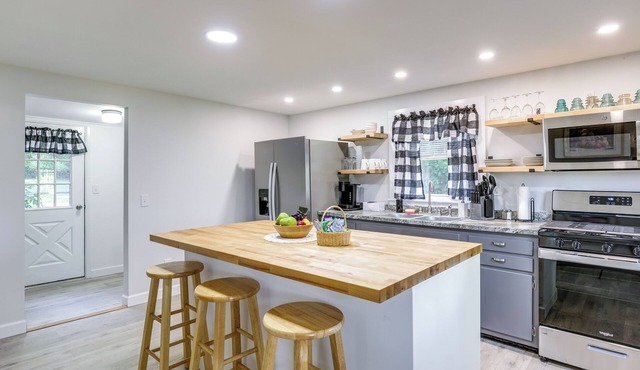 Charming Watkins Glen Home w/Yard!