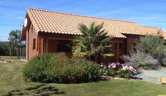 Charming wooden house for 5 people with terrace and garden