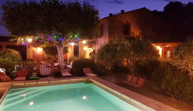 Charming XVIIth century bastide, swimming pool on 4000m2 of enclosed land.