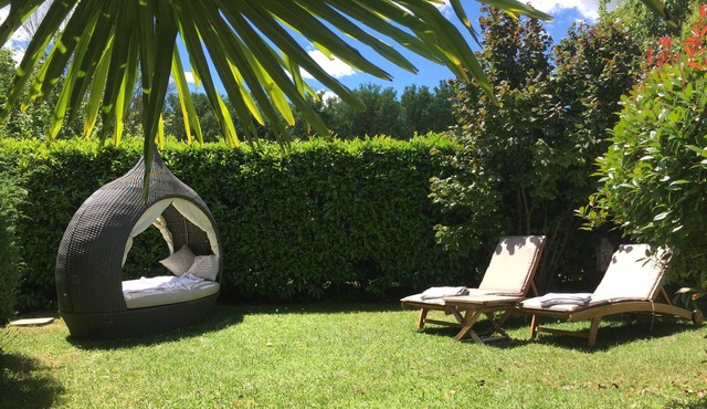 Charmingly furnished house in the Luberon Provence at the golf course