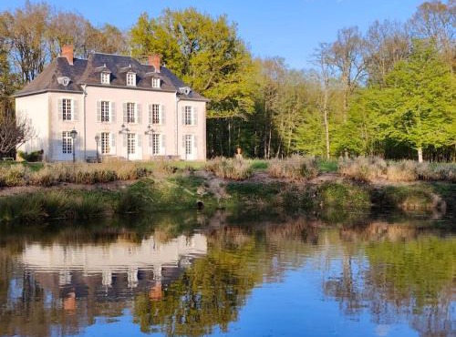 Charnay Plaisance, piscine, les chambres du chocolatier Daniel Mercier à la campagne - stationnement privé