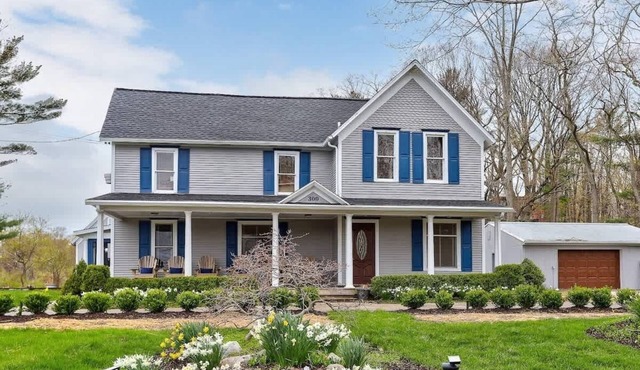 Chateau d'Vine | Beautiful Victorian Farmhouse!