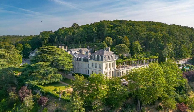 Chateau De Rochecotte