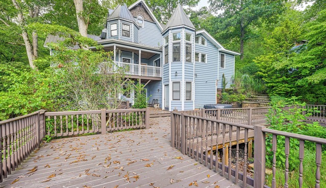 Chateaux-style Franklin Retreat w/Sauna and More