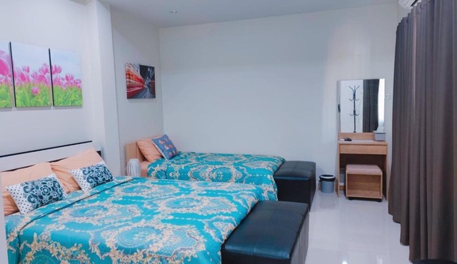 CHECK IN Eatery guest room for 3