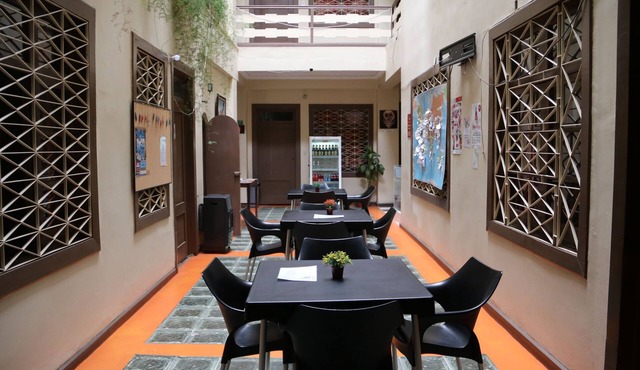 Check Inn B&B - Hostel