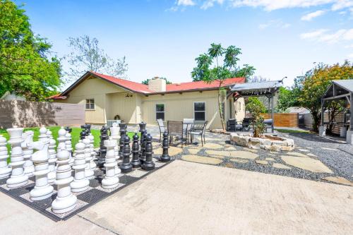 Checkmate and Chill-Inn