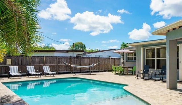 Cheerful 3-Bedroom Villa with Pool