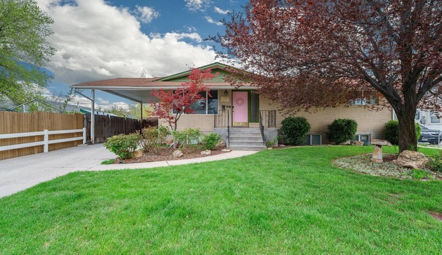 Cheerful 3-bedroom monthly rental in the heart of Provo