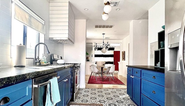 Cheerful 3BR 2BA - 5 Min. to DT Phoenix & Airport