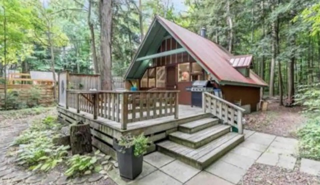 Cheerful-Secluded one Bedroom Chalet Year Round