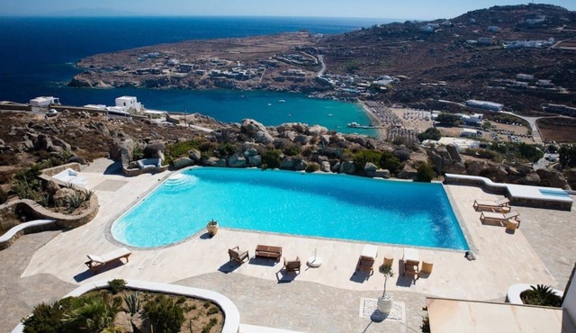 Chef included by Fantasia Villas: Villa Paradiso 18 bedrooms