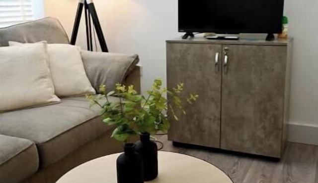Chelmsford Studio Apartment | Free Parking