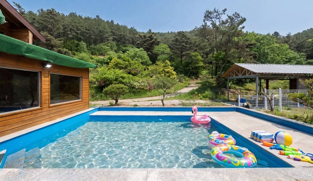 Cheongdo Ellago Poolvilla Pension