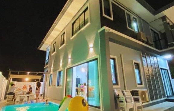 Cher Cher Pool Villa