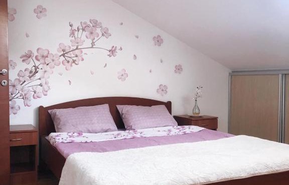 Cherry apartment
